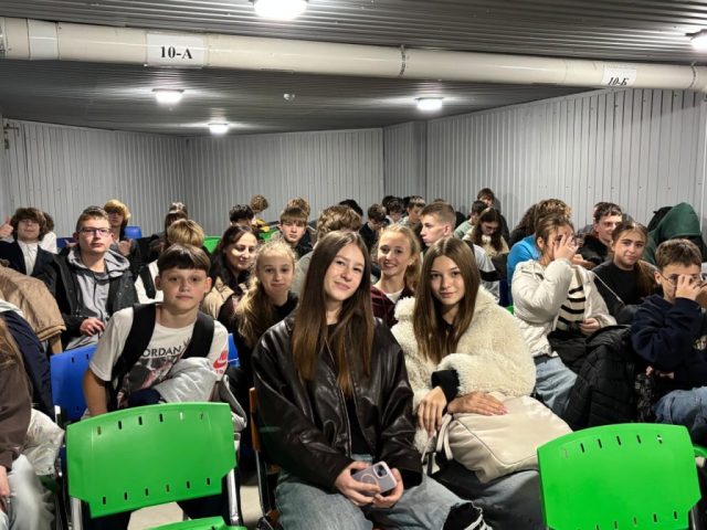 photo_5386805982341570855_y