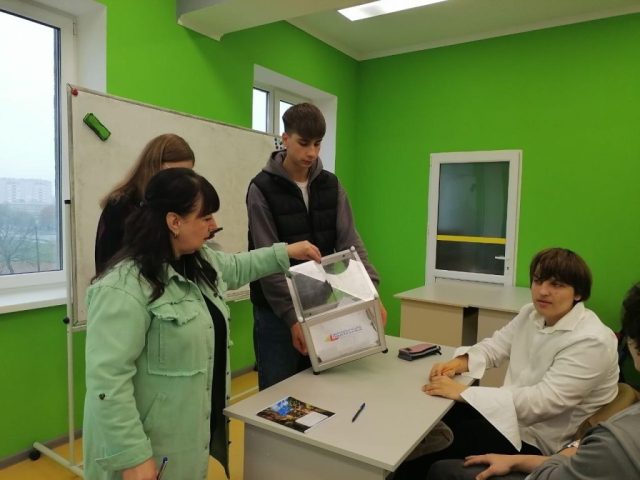 photo_5404410963093562075_y